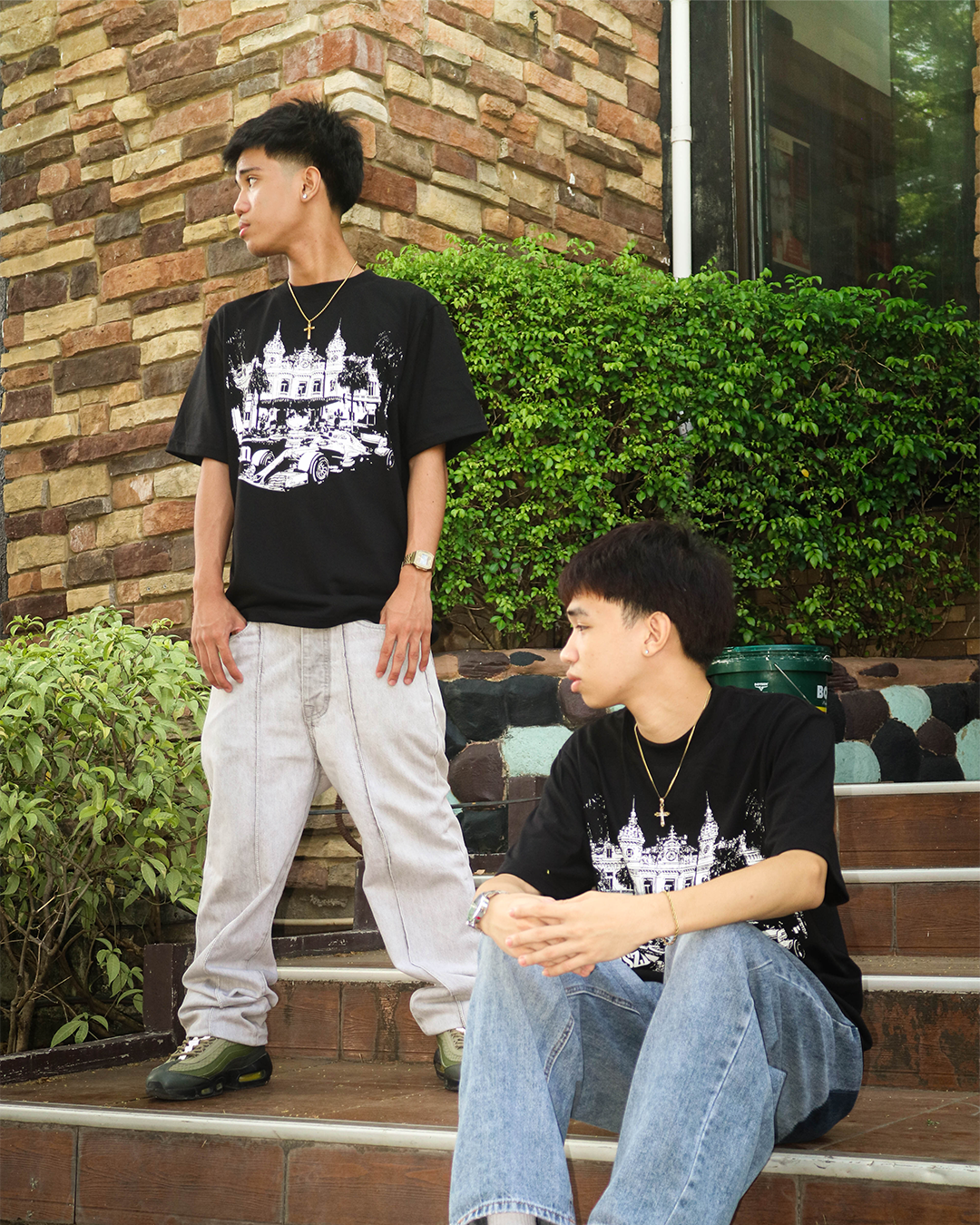 'Casino' Classic Fit Tee (Black)